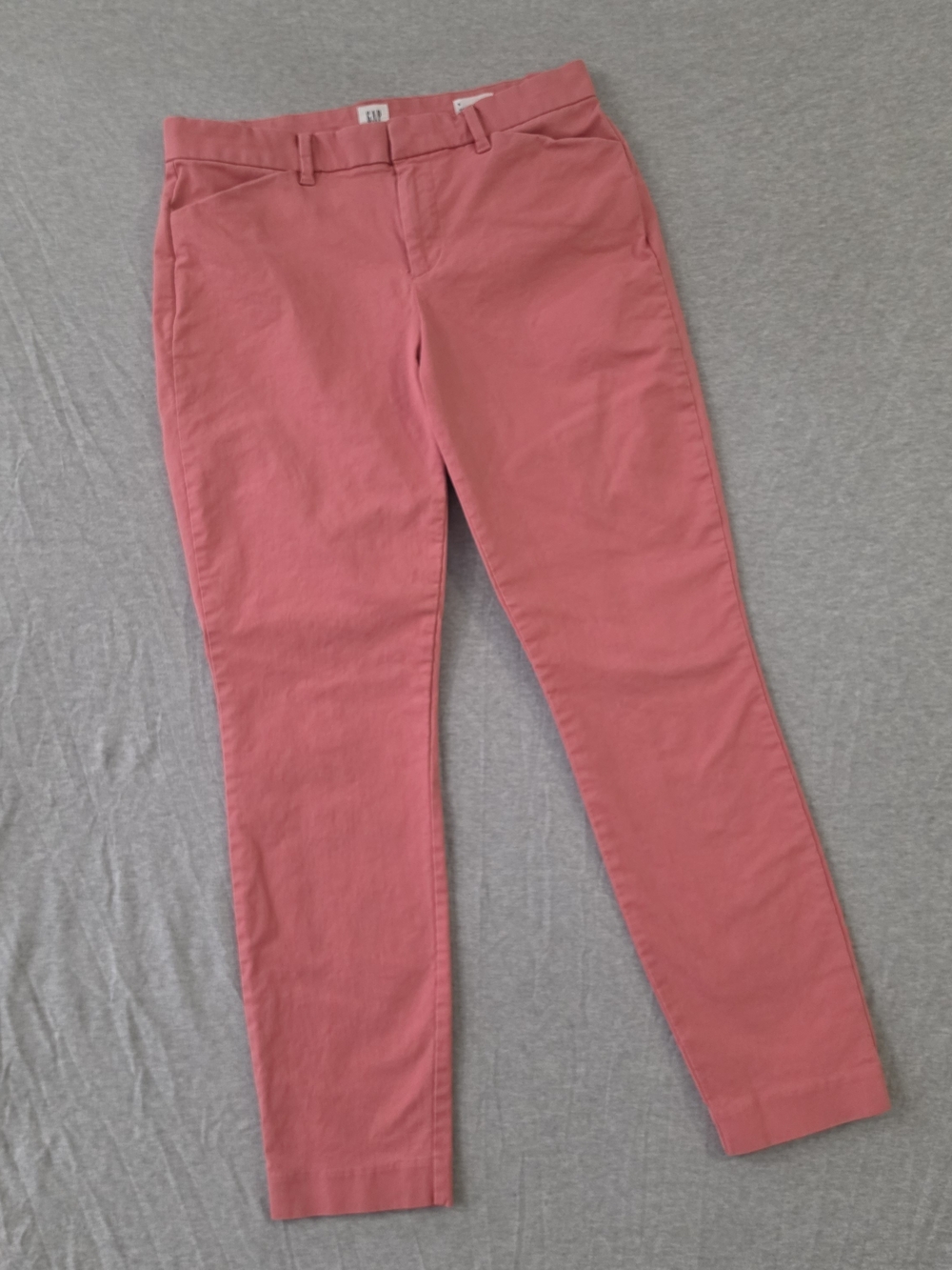 GAP Cropped Ankle Pants in Coral Pink